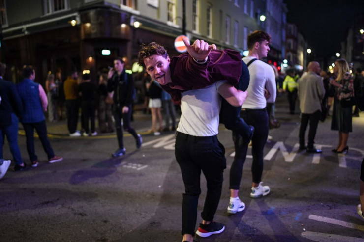Drunk Weekend In Great Britain