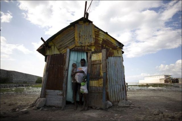 Giving birth in Haiti (15 pics)
