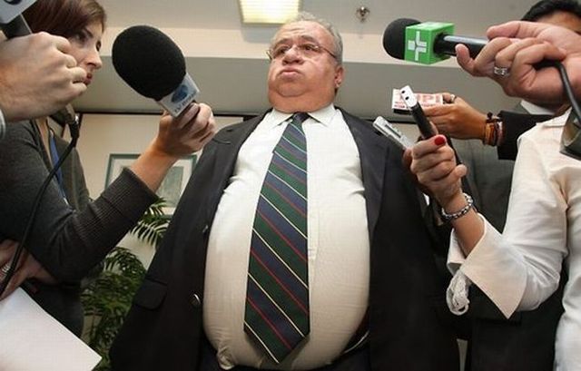 Politics is a delicate thing (51 pics)